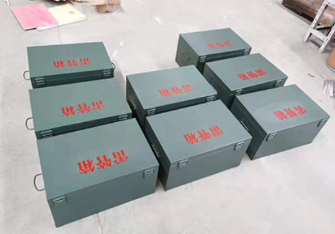平陆炸药箱和雷管箱一般是怎么存放的？